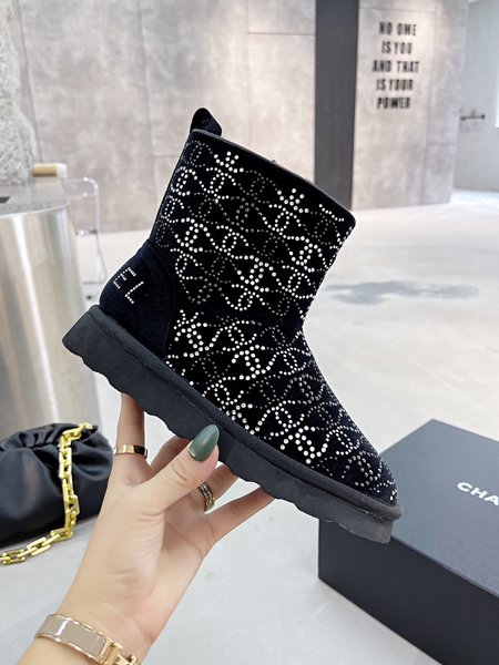 Chanel Diamond snow boots