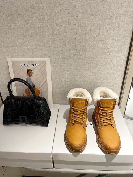 Gucci Sheep wool Neri Martin boots