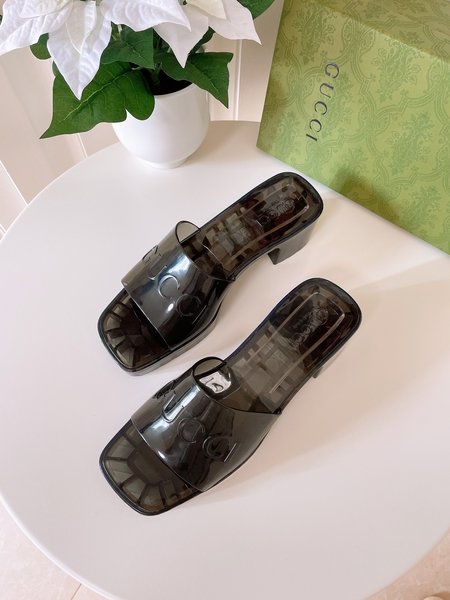 Gucci Double G sandals