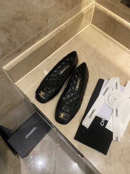 Chanel diamond flat shoes