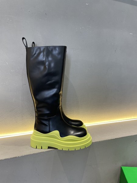 Bottega Veneta new color platform boots