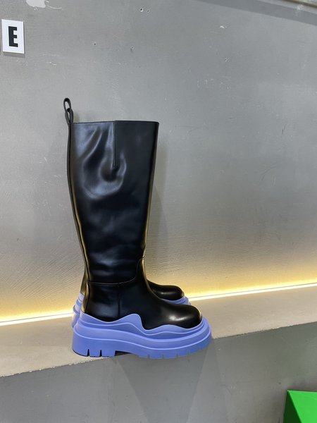 Bottega Veneta Color soled platform boots with blue sole