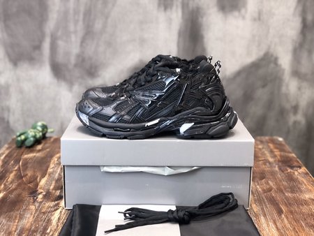 Balenciaga Runner sneakers 6477402W3RA91000