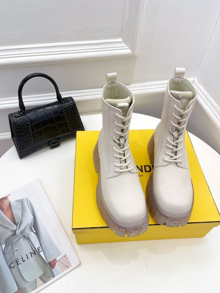 Fendi Simple characteristic transparent sole Martin boots