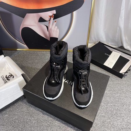 Chanel multipurpose ski boots