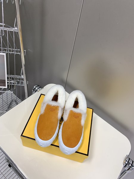 Fendi flat shoes