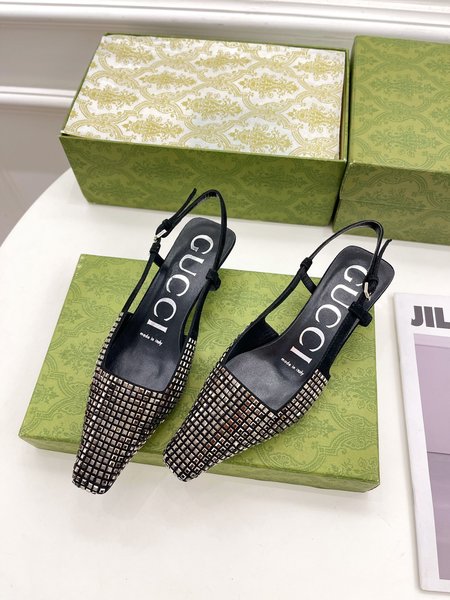 Gucci Retro breathable hot diamond sandals