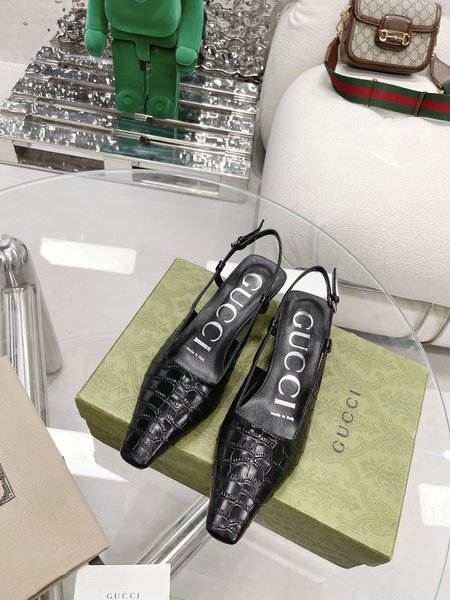 Gucci vintage sandals