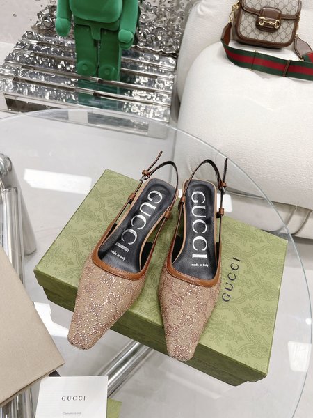 Gucci vintage sandals