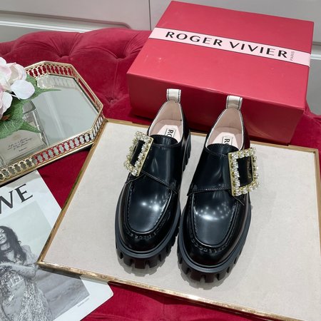 Roger Viver Thick-soled loafers with diamond buckle design