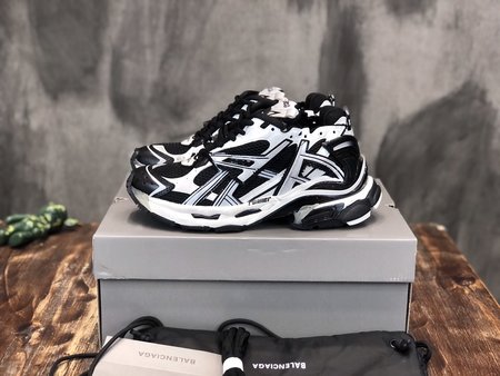 Balenciaga Runner sneakers 6477402W3RA91000