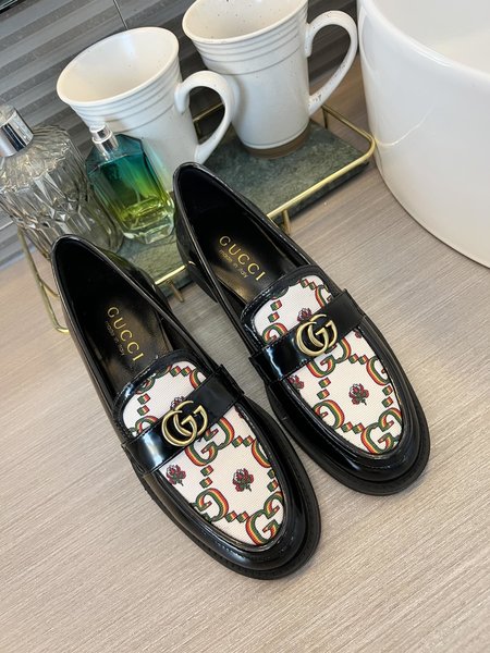 Gucci leather shoes