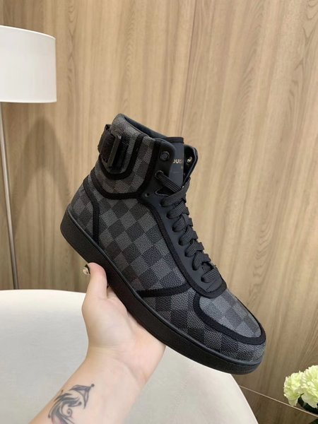 Louis Vuitton Plaid leather sneakers