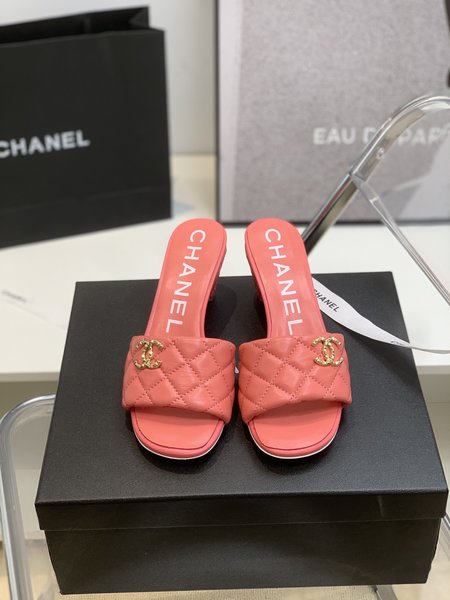 Chanel Handmade slippers diamond design CC big Logo