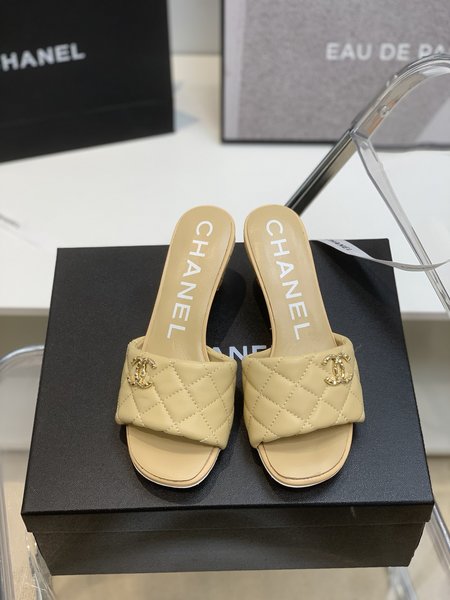 Chanel Handmade slippers diamond design CC big Logo