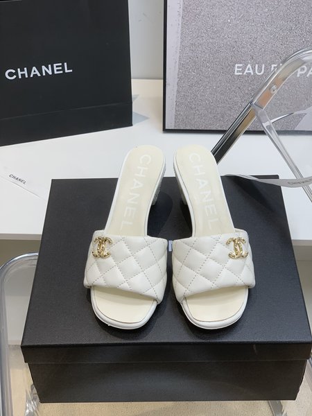 Chanel Handmade slippers diamond design CC big Logo