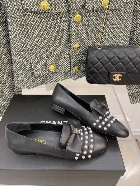 Chanel women s pearl bow shoes