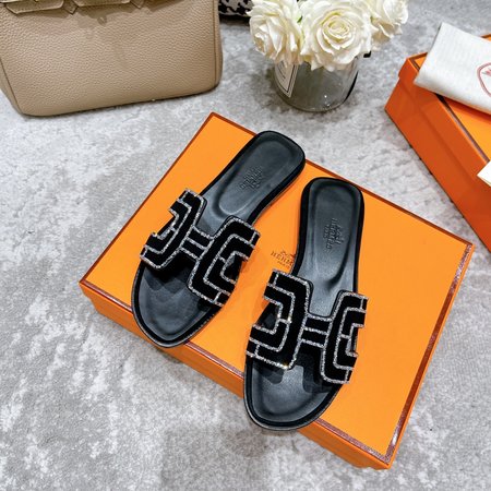 Hermes Heavy launch of suede H slippers diamond surface