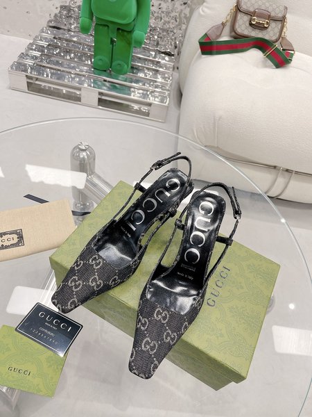 Gucci vintage sandals