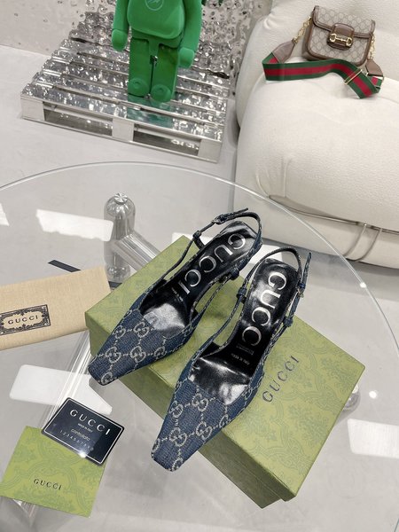 Gucci vintage sandals