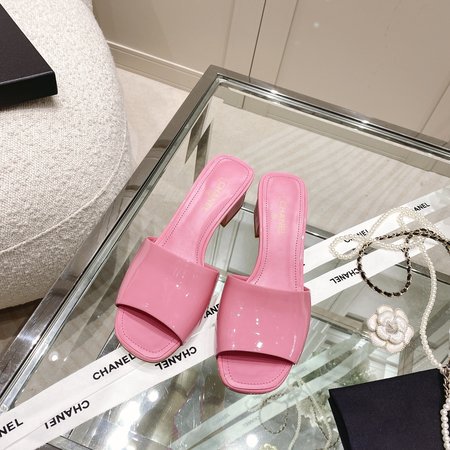 Chanel Flip flops with a low heel of 4.5cm and a high heel of 8.5cm