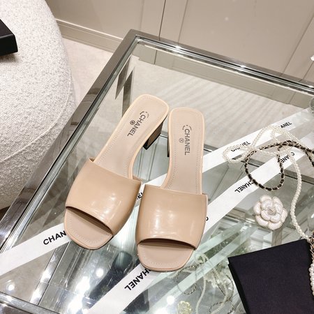 Chanel Flip flops with a low heel of 4.5cm and a high heel of 8.5cm