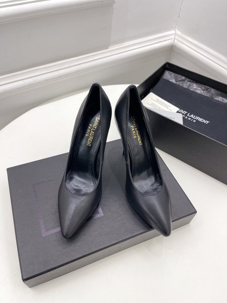 Saint Laurent Ladies lacquer heel shoes