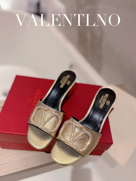 Valentino Ladies V-shaped hardware slippers