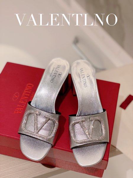 Valentino Ladies V-shaped hardware slippers