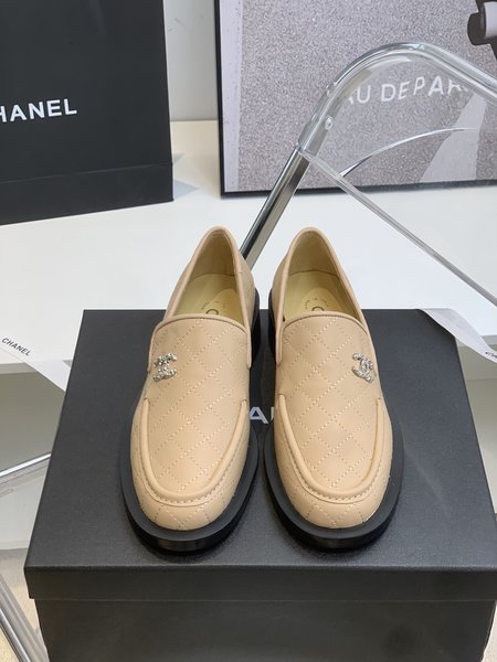 Chanel pearl color block shoes