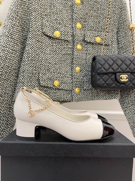 Chanel mary jane shoe chain design