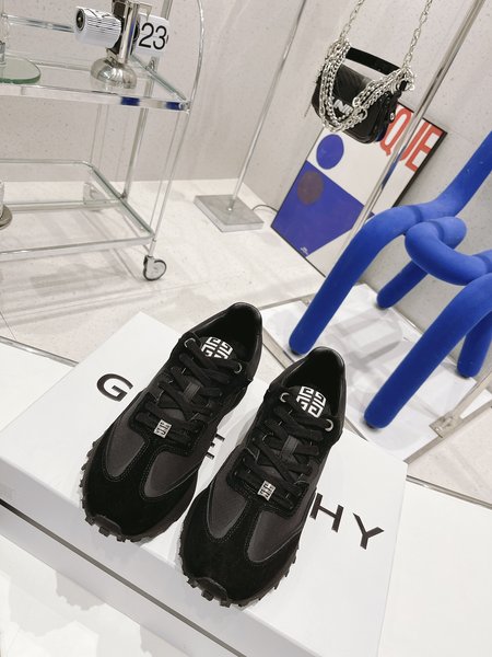 Givenchy light sneakers