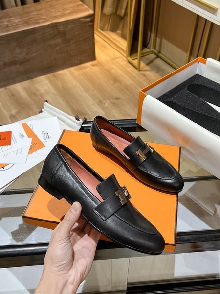 Hermes Sheepskin slippers