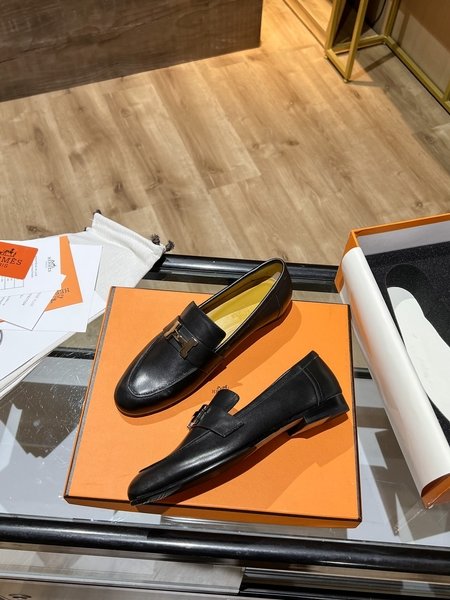 Hermes Sheepskin slippers