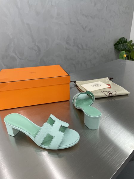 Hermes classic square heel slippers