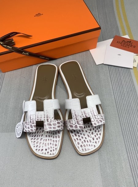 Hermes Classic plain calfskin sandals and slippers