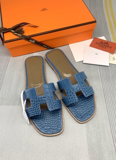 Hermes Classic plain calfskin sandals and slippers