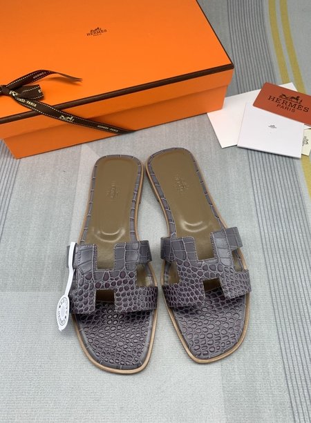 Hermes Classic plain calfskin sandals and slippers