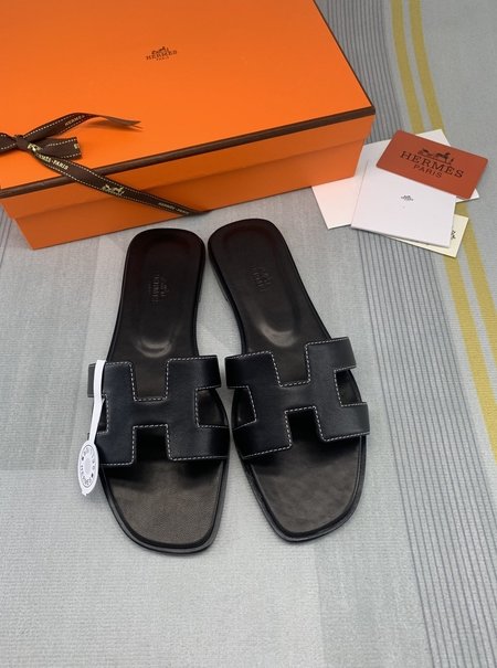 Hermes Classic plain calfskin sandals and slippers