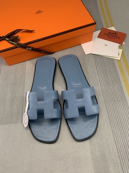 Hermes Classic plain calfskin sandals and slippers