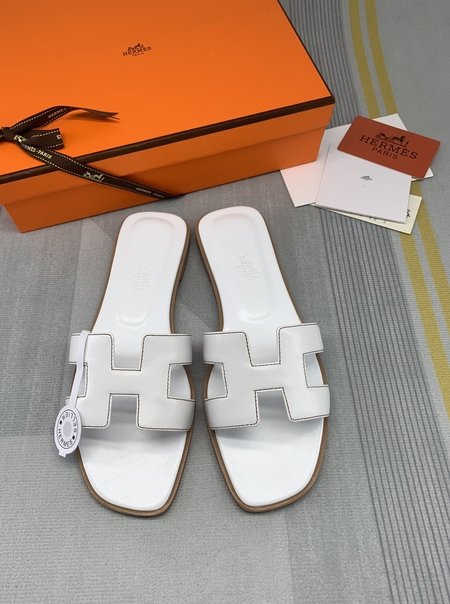 Hermes Classic plain calfskin sandals and slippers