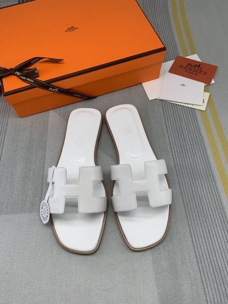 Hermes Classic plain calfskin sandals and slippers