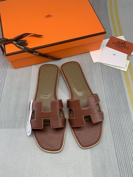 Hermes Classic plain calfskin sandals and slippers