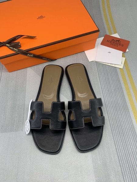 Hermes Classic plain calfskin sandals and slippers