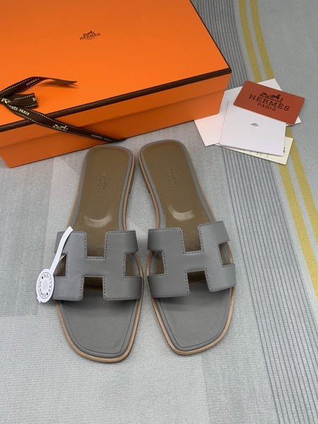 Hermes Classic plain calfskin sandals and slippers