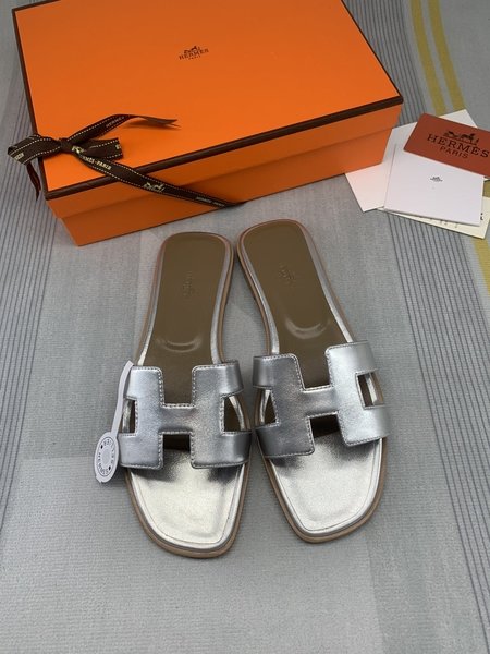 Hermes Classic plain calfskin sandals and slippers