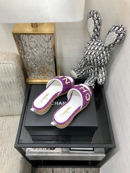 Chanel clogs