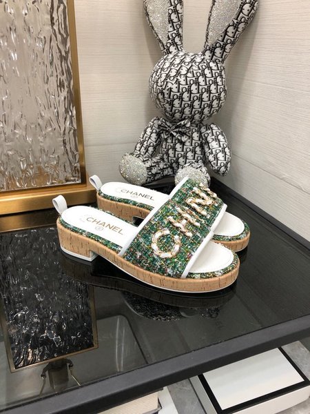 Chanel clogs