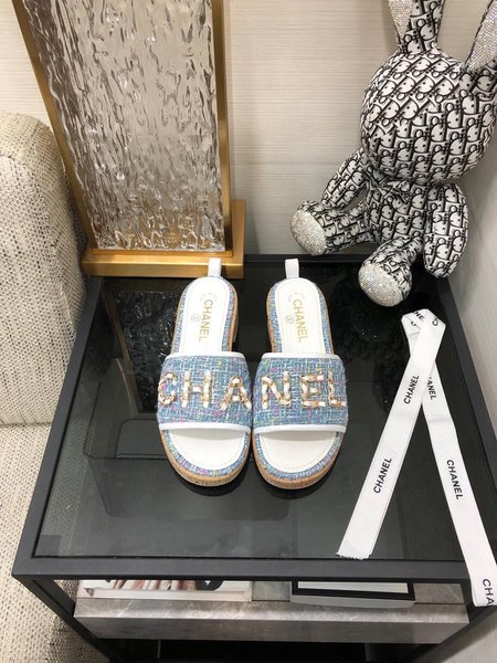 Chanel clogs