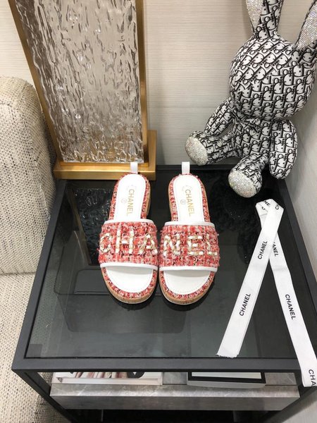 Chanel clogs